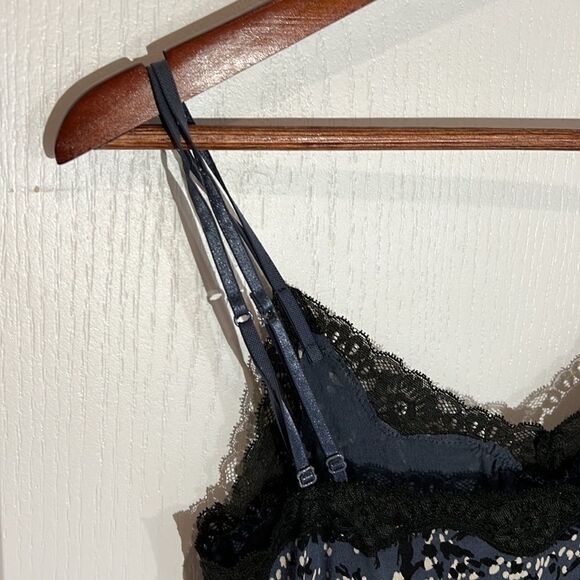 Express Blue Floral Cami with Lace - Picture 6 of 7